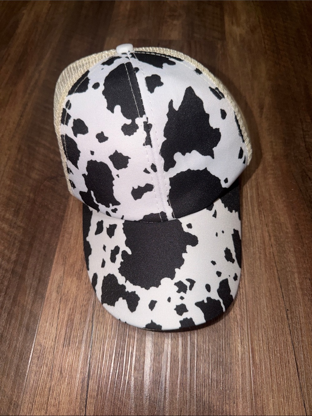 Women’s Everlovin’ Cow Print Criss Cross back hat